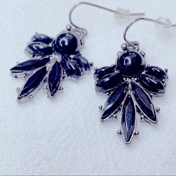 ❣️$25/3❣️ Gothic Style Black Dangle Earrings - Picture 3 of 8